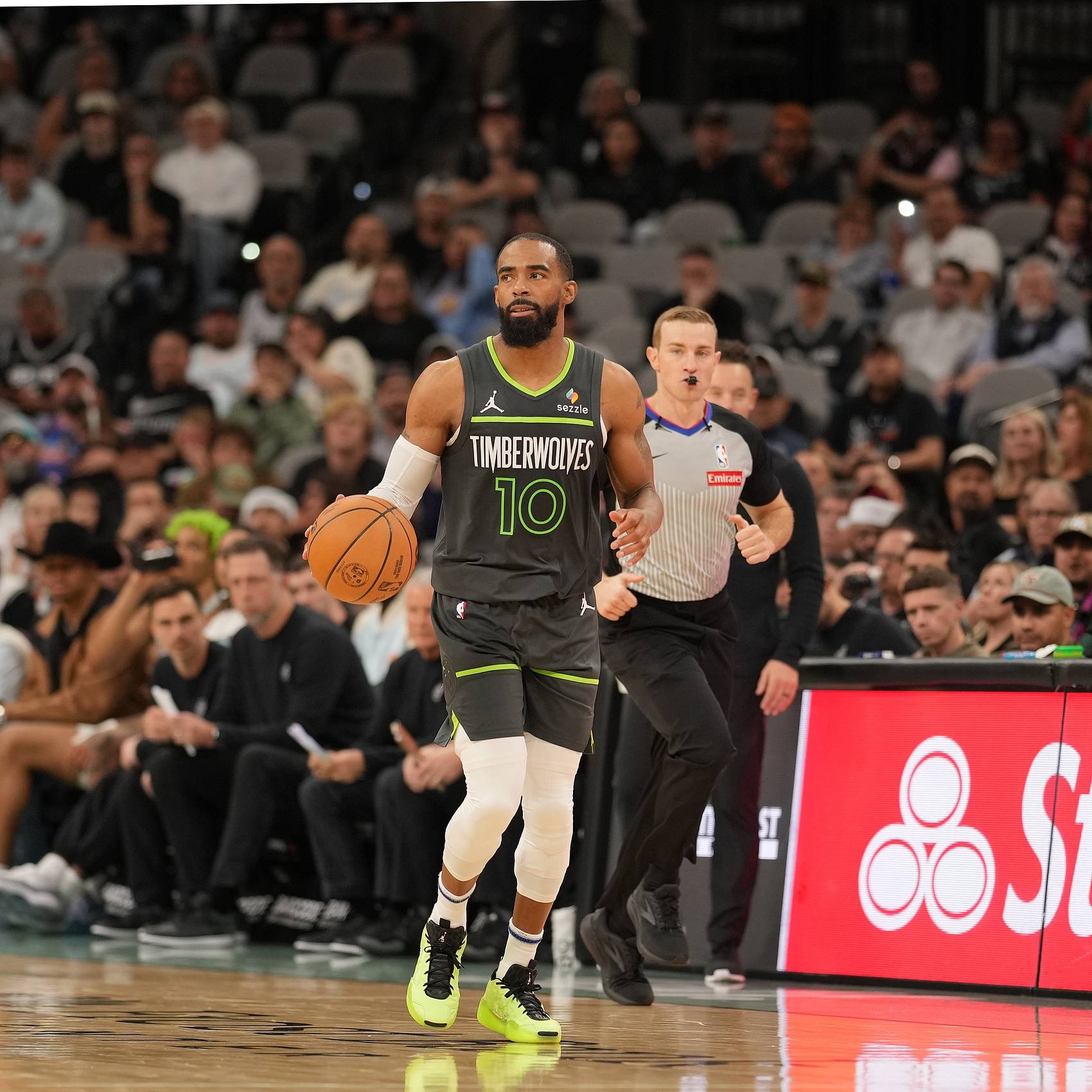 森林狼队球员在社区开设篮球训练营(森林狼队球员在社区开设篮球训练营怎么样) 森林狼队球员在社区开设篮球训练营(森林狼队球员在社区开设篮球训练营怎么样)