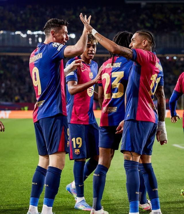 利亚斯火力全开,巴萨遭遇惨败 利亚斯火力全开,巴萨遭遇惨败