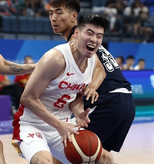 爱游戏登录-球员拼劲十足，场上激烈对决令人热血沸腾！的简单介绍