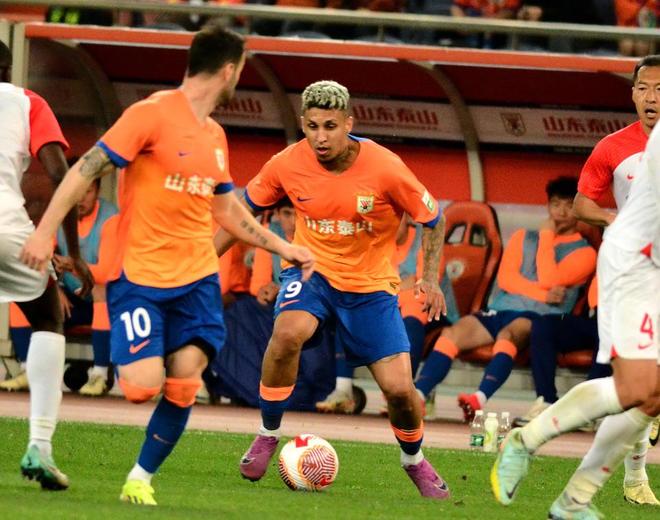 爱游戏app下载-上海绿地申花与山东鲁能爆发激烈对决的简单介绍