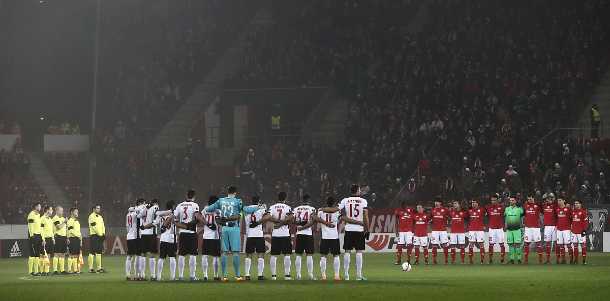 爱游戏体育平台-米兰德比双方踢平，实力相当