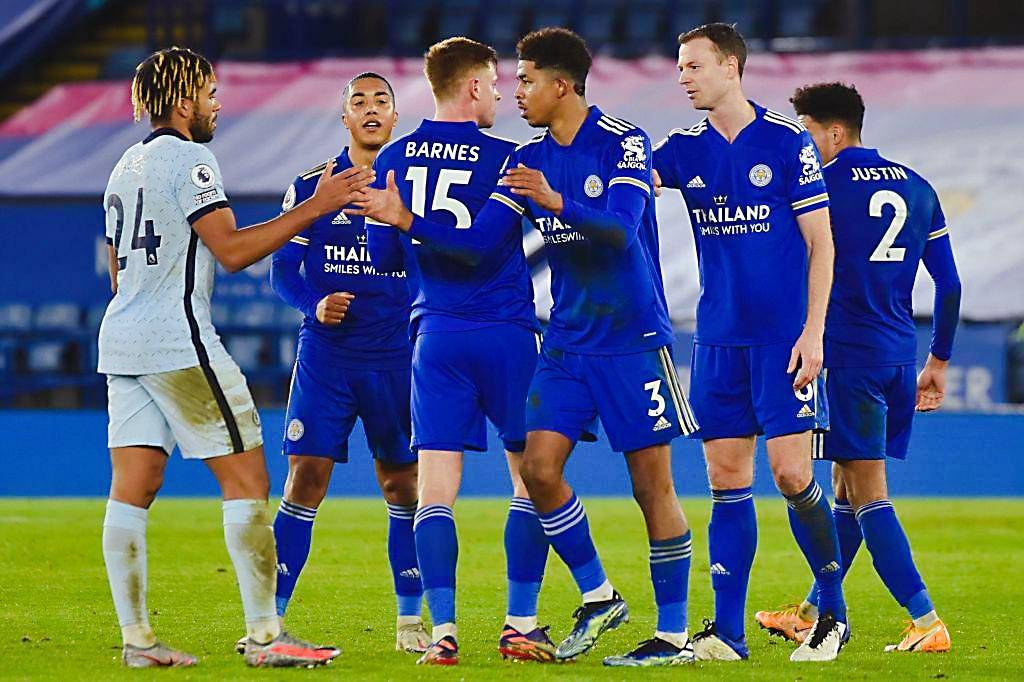 包含莱切斯特城客场艰难战胜，继续积分榜前进的词条