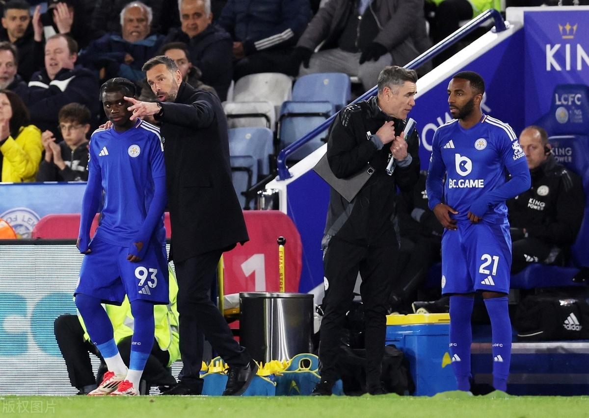 布莱顿后防失误导致失球，遭遇连败的简单介绍