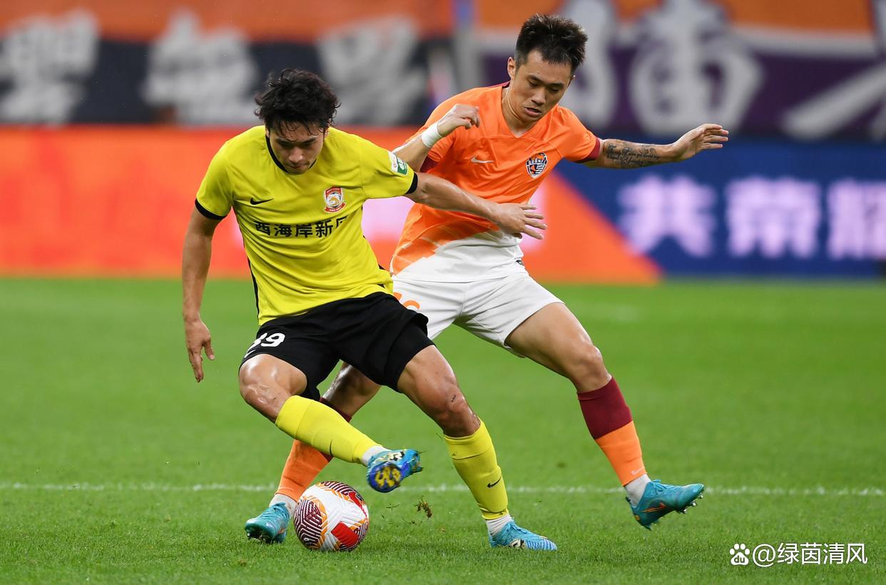 爱游戏app-新援表现抢镜，球队士气高涨迎来好开局的简单介绍