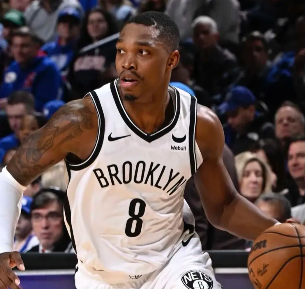 爱游戏登录-凯尔特人球员沃克受伤在家休养