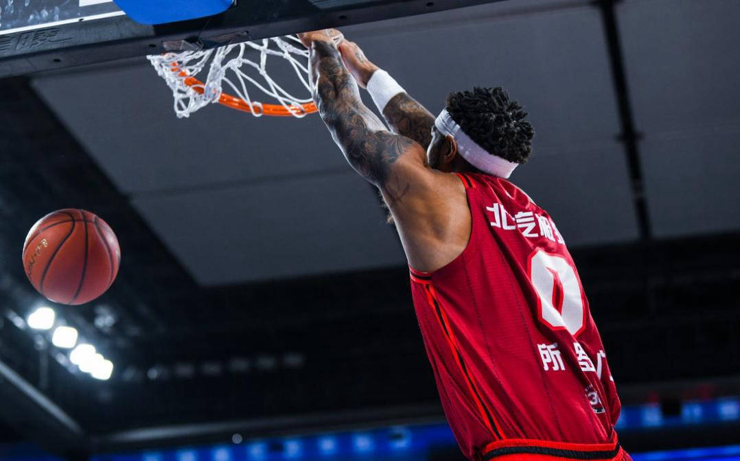 北京男篮凭借外援发威,轻取天津队 北京男篮凭借外援发威,轻取天津队