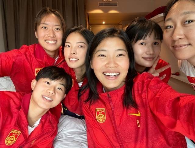 爱游戏体育地址-中国女足集训备战，冲击世界杯金牌