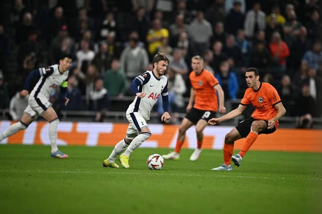 阿贾克斯遭遇利物浦逆转，无缘欧冠四强