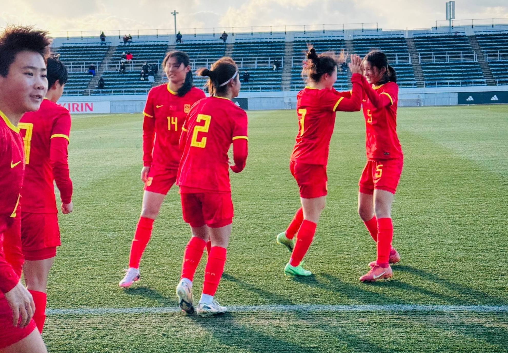 中国女足备战决赛,冲击赛事巅峰 中国女足备战决赛,冲击赛事巅峰