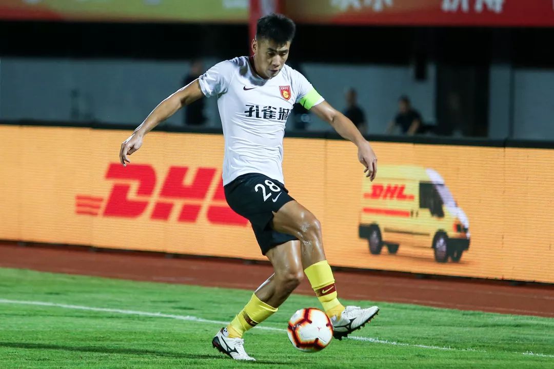 爱游戏登录入口-北京人和客场战胜河南建业，取得关键胜利