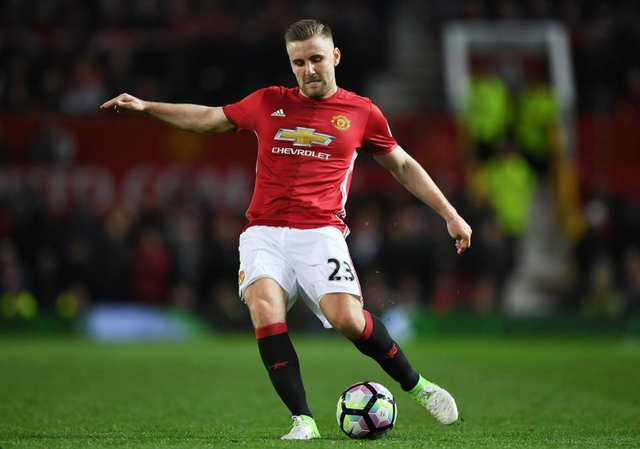 AC米兰防守型后卫亚伦-拉莫斯面临伤病困扰,或将缺席重要比赛 AC米兰防守型后卫亚伦-拉莫斯面临伤病困扰,或将缺席重要比赛