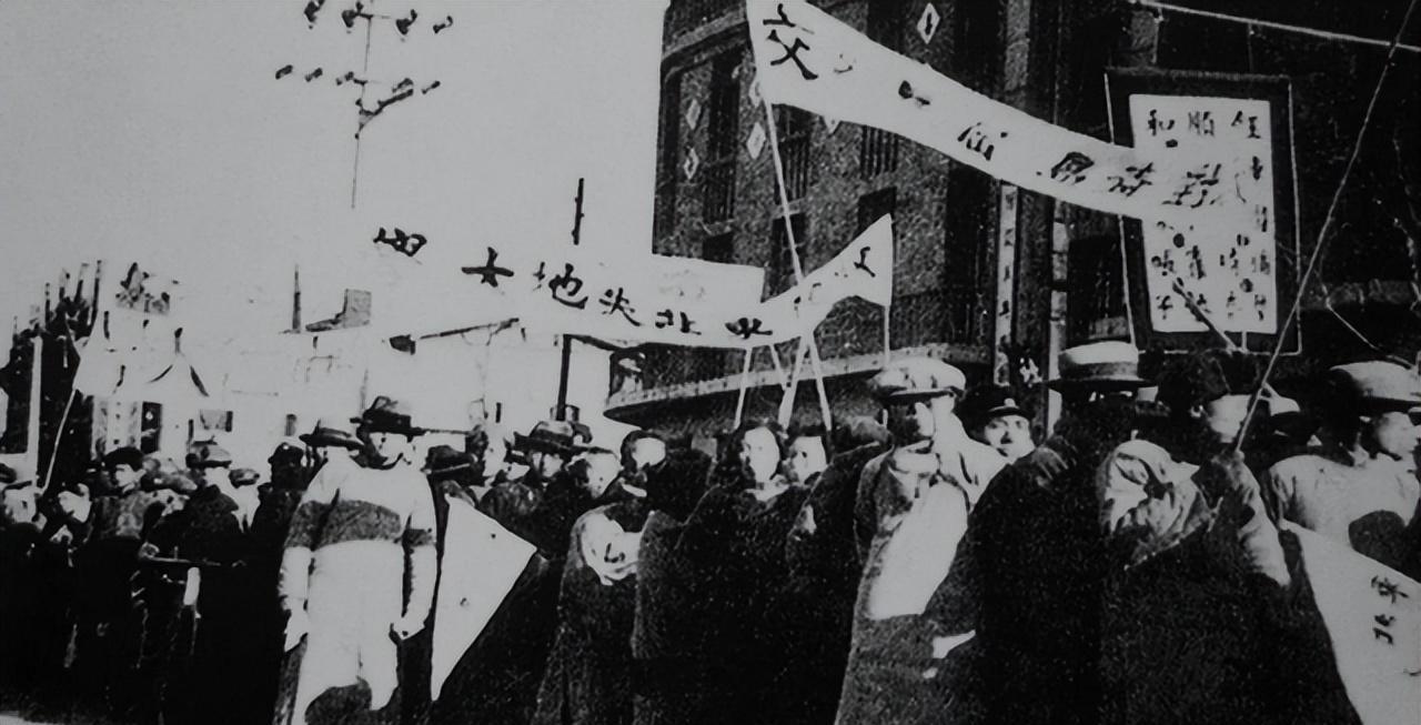 爱游戏官方入口-赫罗纳战平古铁雷斯，坚毅不拔追求胜利的简单介绍