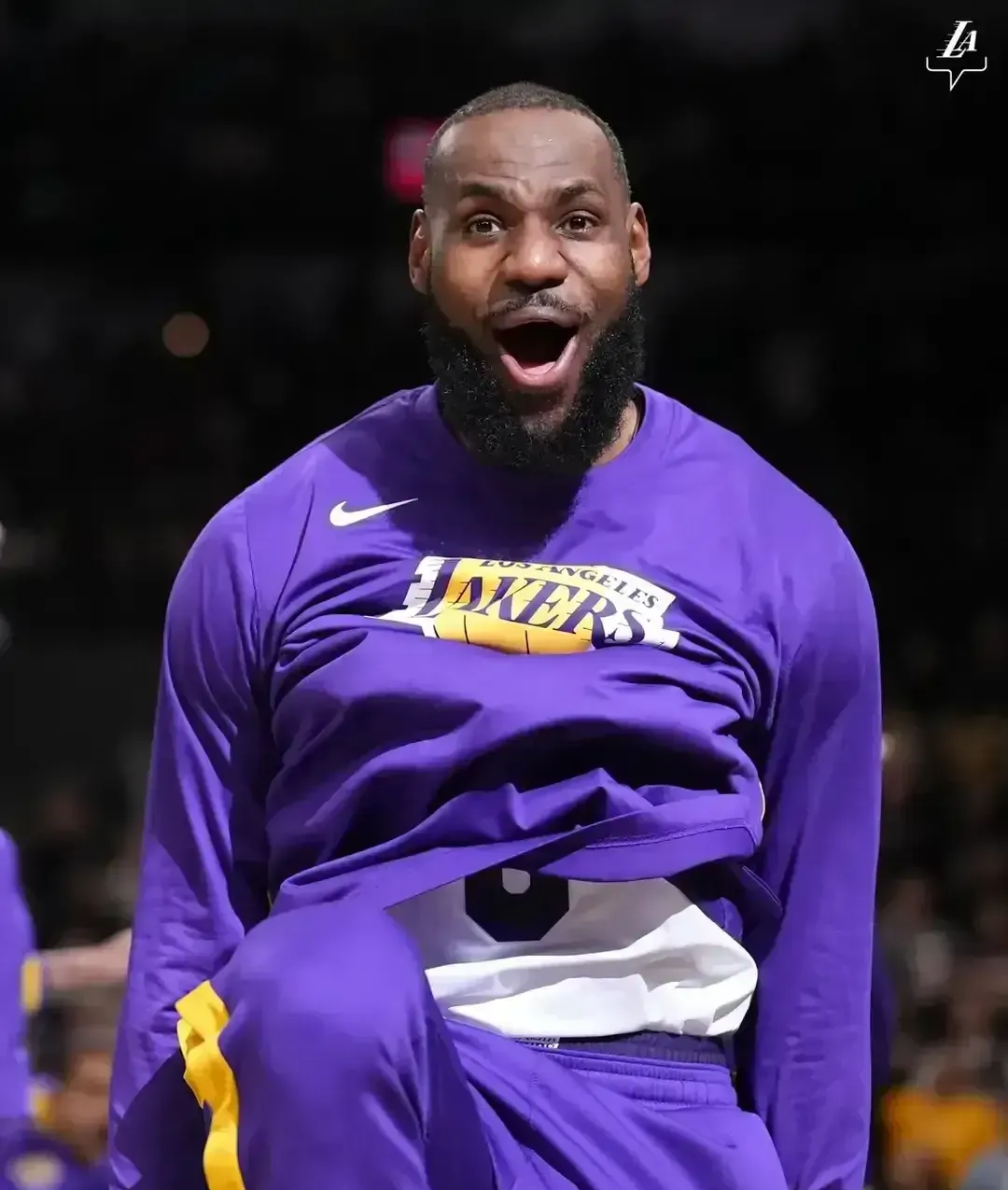 爱游戏体育下载-包含美媒：湖人主动放弃权杖CJ的词条