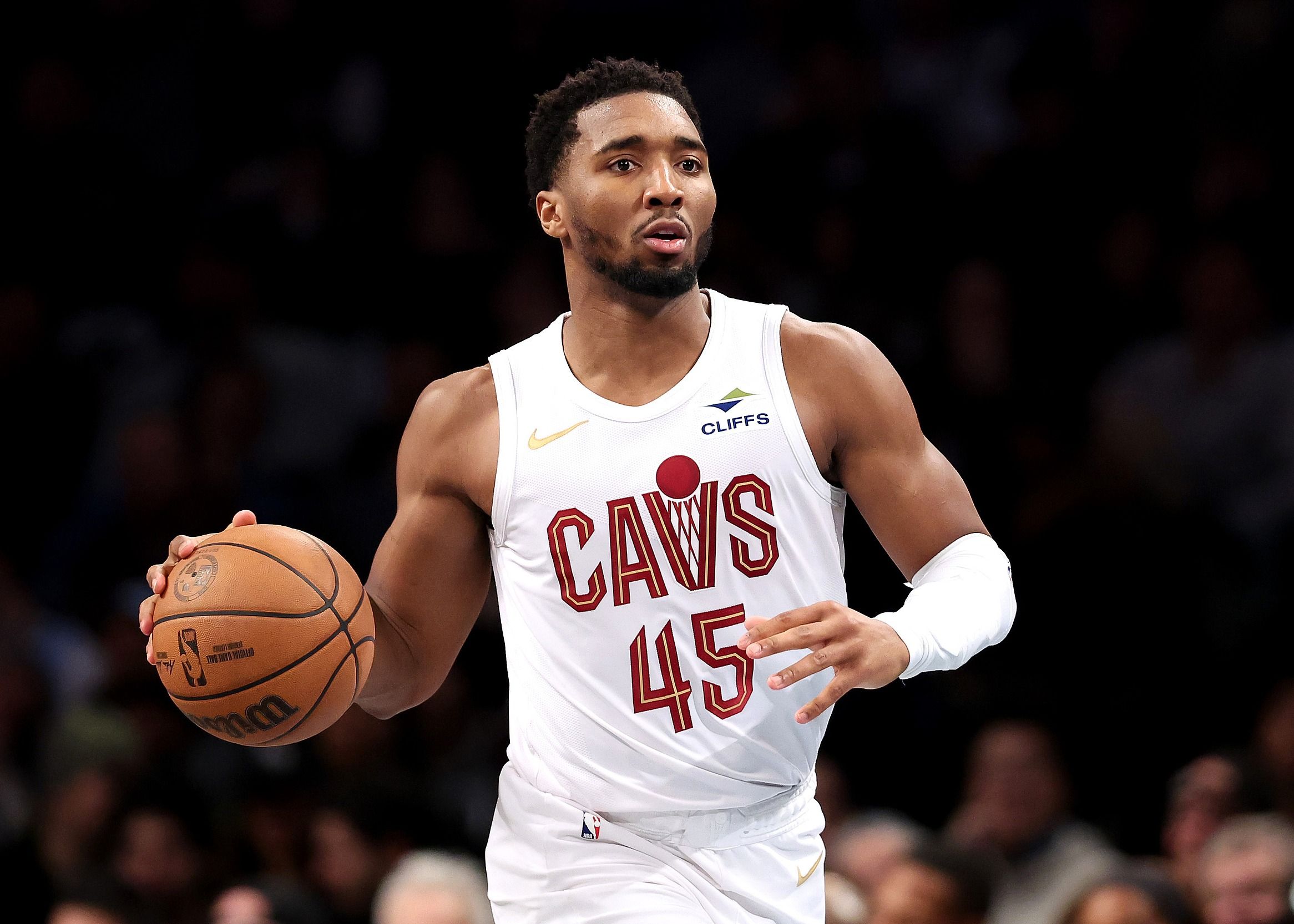 爱游戏体育直播-爵士击败猛龙，米切尔全能表现砍分的简单介绍