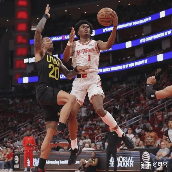 火箭主场击败爵士，继续保持不败