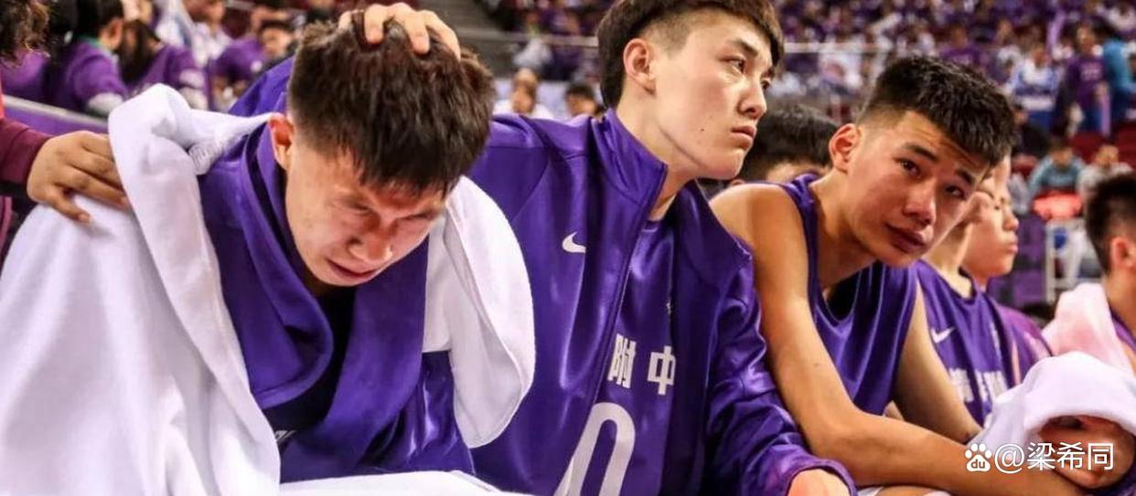 江苏男篮主场大败山东,遭遇两连败 江苏男篮主场大败山东,遭遇两连败