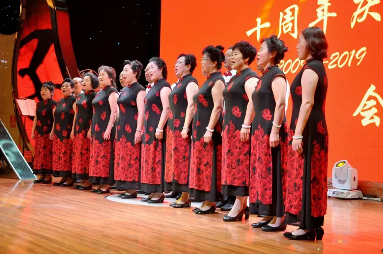 爱游戏体育直播-瑞士代表团壮气凌云，完美诠释团结力量