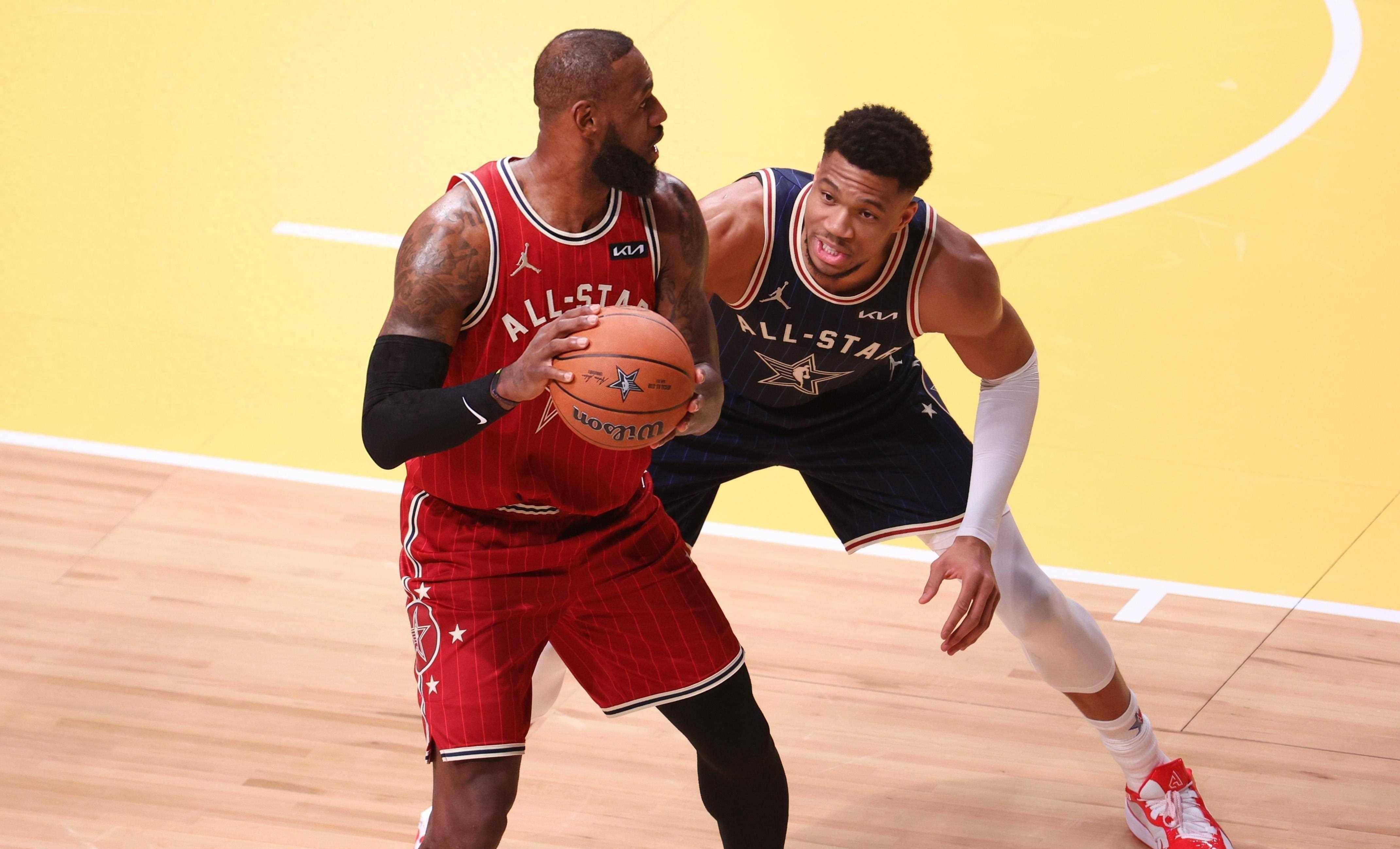 爱游戏在线-包含全明星赛上球星发挥抢眼，观众欢呼连连的词条