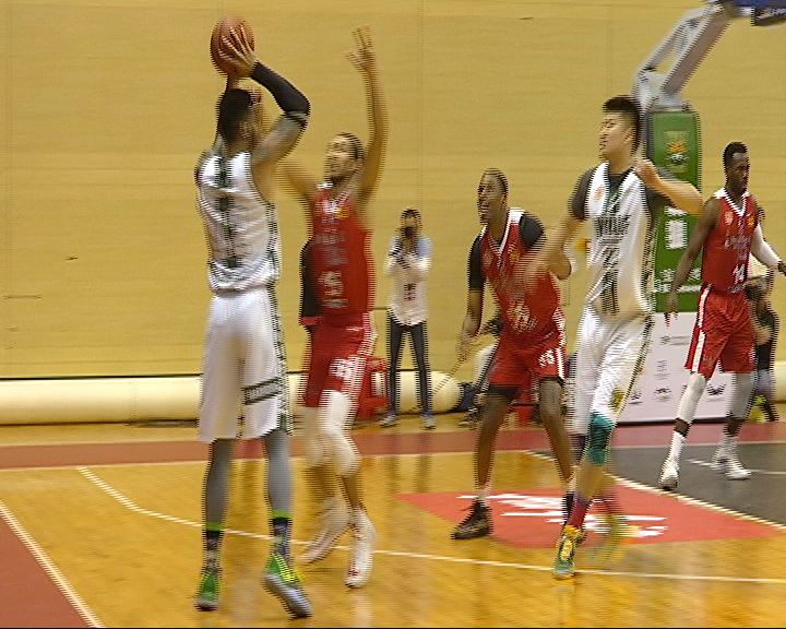 爱游戏体育链接-狼队客场憾负落后对手两球无缘逆转