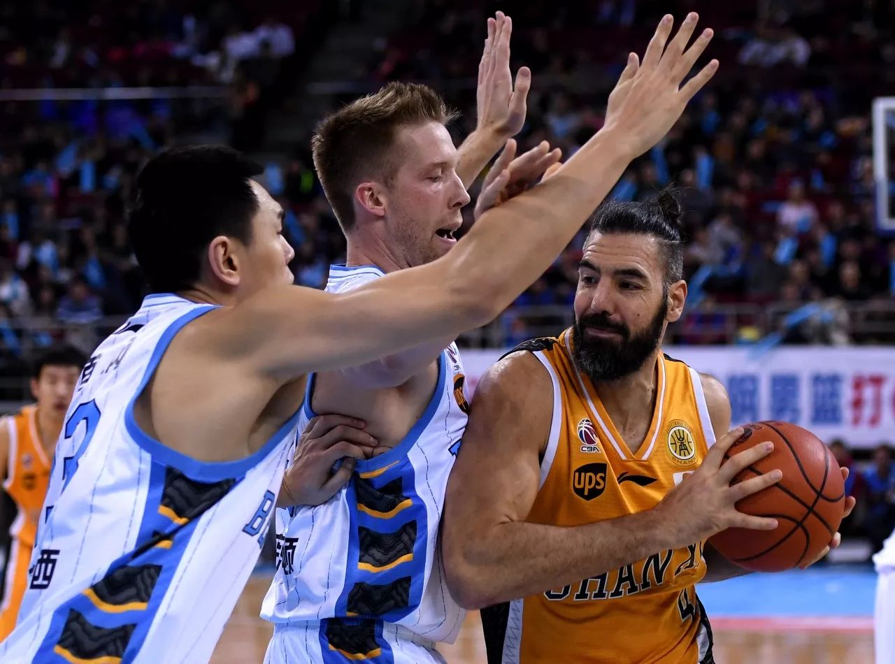 全球篮球明星团队赴南美闭门培训