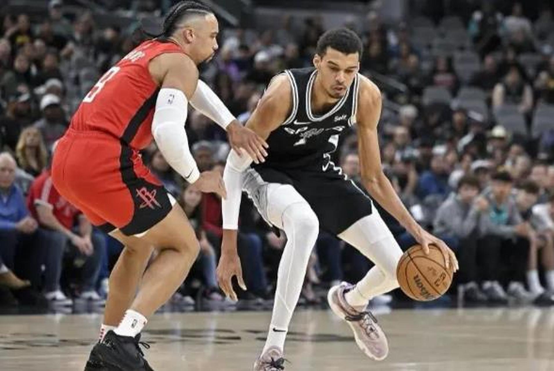 爱游戏官网-火箭对抗马刺，实力不相上下