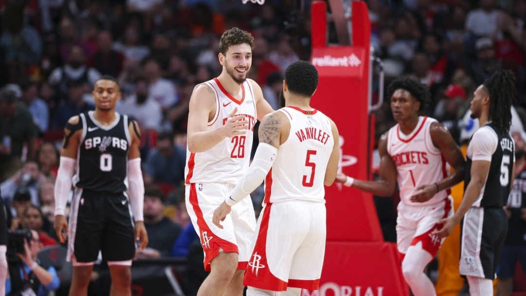 火箭对抗马刺，实力不相上下