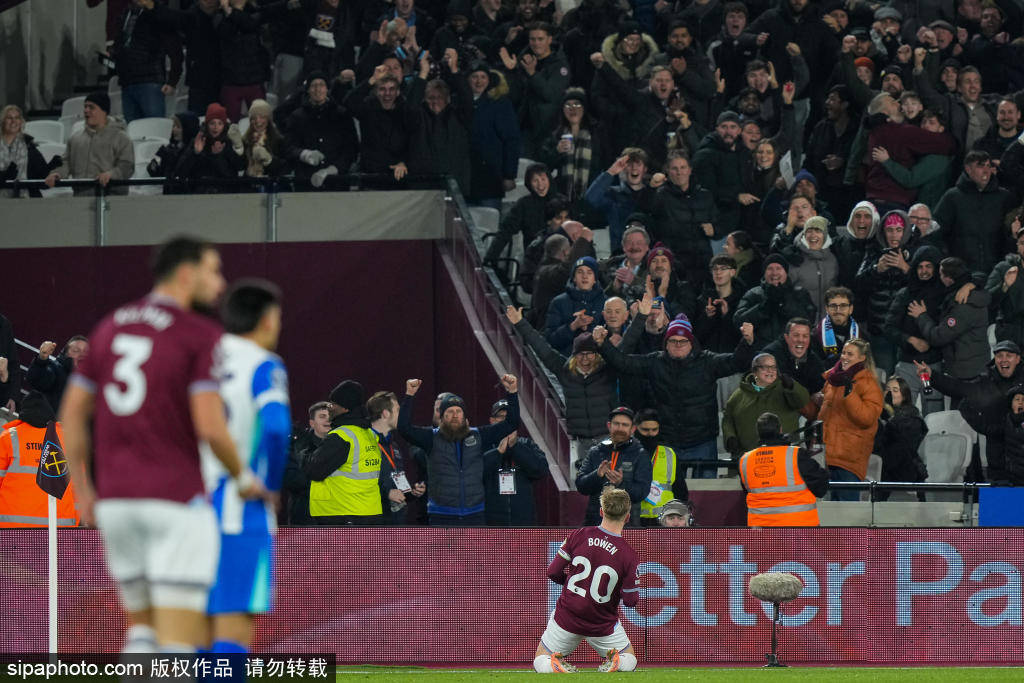 包含伦敦西汉姆联主场取胜，继续保持领先优势的词条