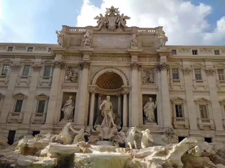 爱游戏入口-包含法兰克福坚持不懈，追逐胜利的足迹的词条