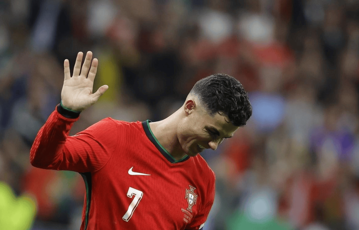 关于皇家马德里风声水起，飒爽英姿的信息